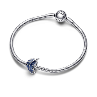 Charms Pandora Niebieskie zakrzywione pióro PE 792576C01