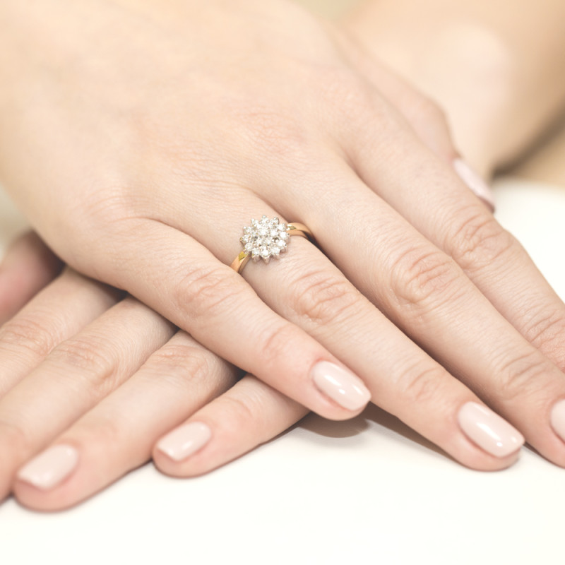 Zásnubní prsten s diamanty Bridel z ryzího zlata 585 - iSezam.cz