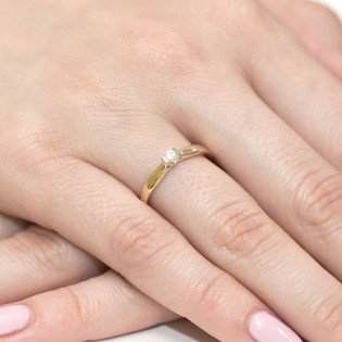 Zásnubní prsten s diamantem Victoria ryzost 585 - iSezam.cz