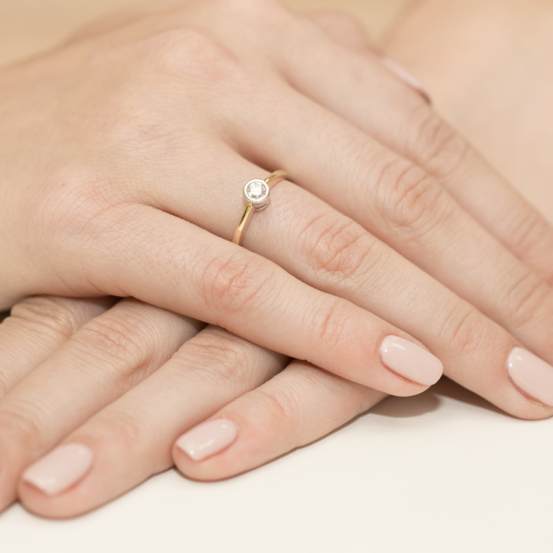 Zásnubní prsten s diamantem Jubile r. 585 - iSezam.cz