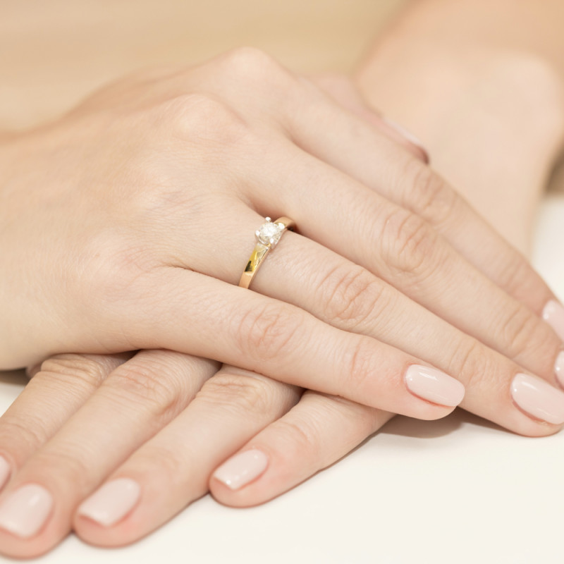 Zásnubní prsten s diamantem 585 - iSezam.cz