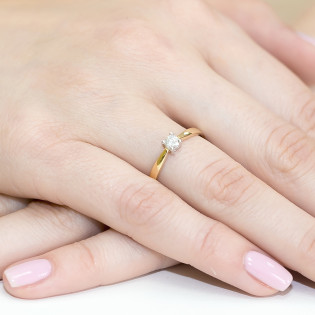 Zásnubní prsten s diamantem solitaire ze zlata 585 - iSezam.cz