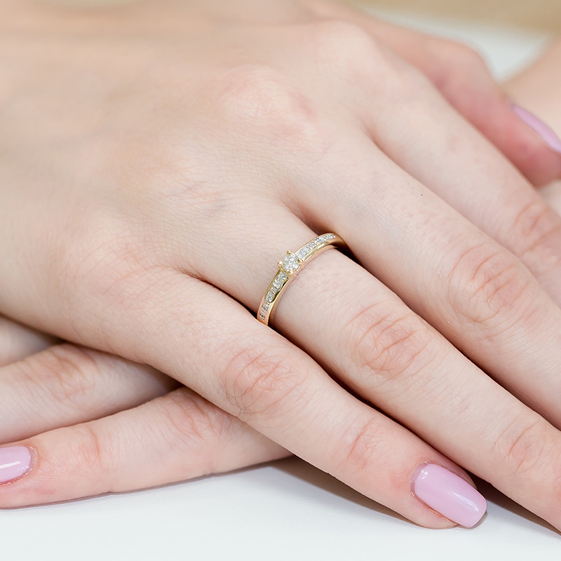 Zásnubní prsten s diamantem solitaire ryzost 585 - iSezam.cz