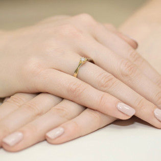Zásnubní prsten s diamantem ryzosti 585 Soliter X - iSezam.cz