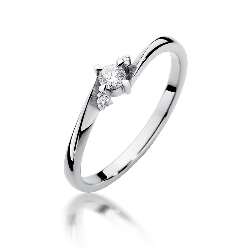 Zásnubní prsten s diamanty z bílého zlata - iSezam.cz