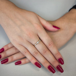 Zásnubní prsten s diamanty ze žlutého zlata ryzosti 375 - iSezam.cz