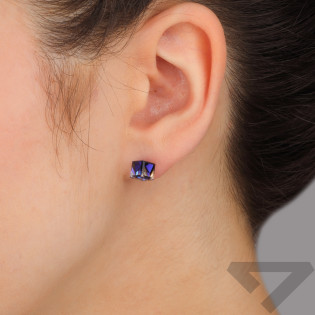 Stříbrné náušnice kostka 3D safír | iSezam.cz