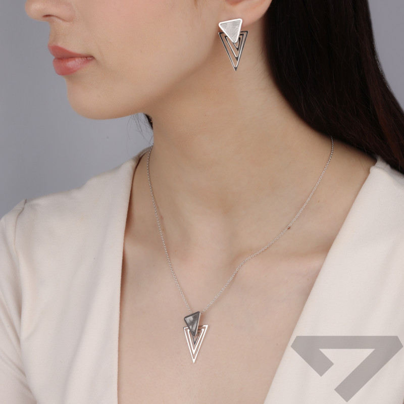 Stříbrný náhrdelník kartáčovaný trojúhelník a rámečky/rolo reg. M3-077 ROD ryzost 925