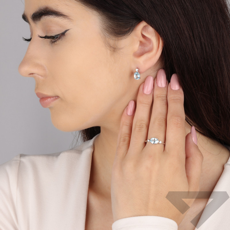 Stříbrný prsten s modrým topazem a laboratorními diamanty AT CVD-3338-R-BT ryzost 925