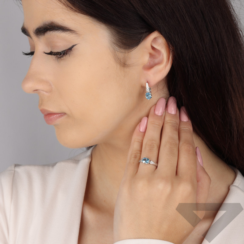 Stříbrný prsten s oválným topazem a laboratorními diamanty AT CVD-3365-R-BTS ryzost 925