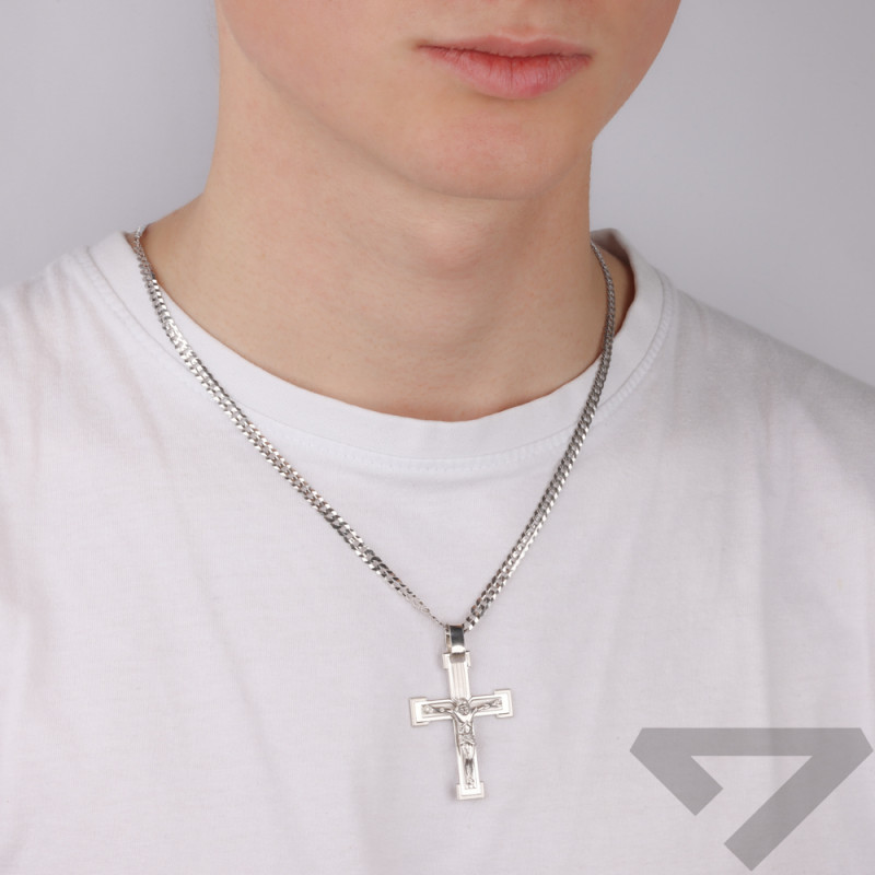 Stříbrný křížek s vyobrazením Pána Ježíše