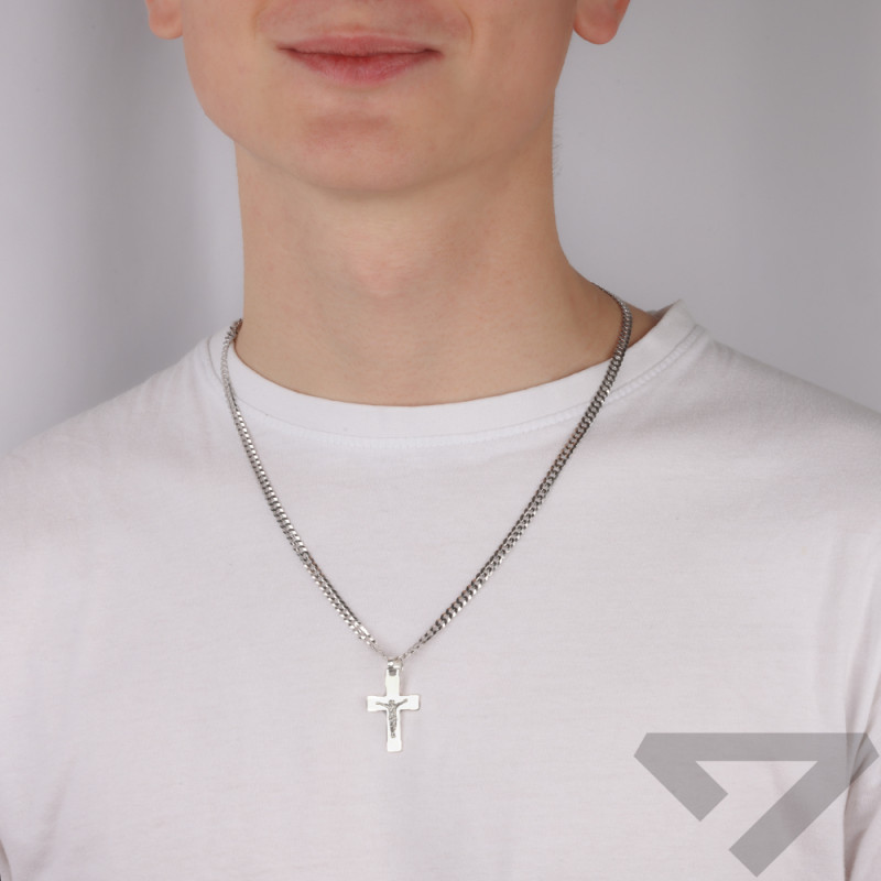Stříbrný křížek s podobiznou Pána Ježíše