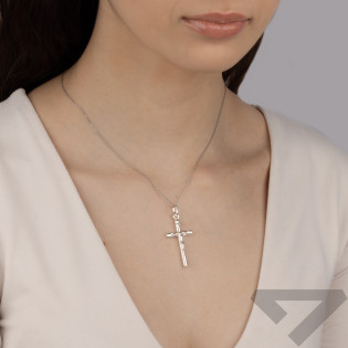 Stříbrný křížek s Pánem Ježíšem - Symbol víry - iSezam.cz