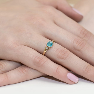 Zásnubní prsten s topazem a diamanty | iSezam.cz