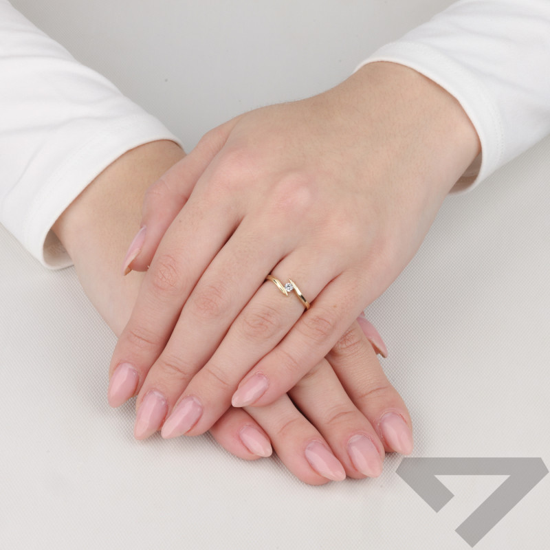 Zlatý prsten Mariage s bílou zirkonií, ryzost 375 - iSezam.cz
