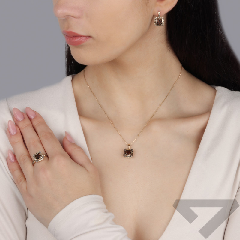 Zásnubní prsten s kouřovým křemenem a diamanty | iSezam.cz