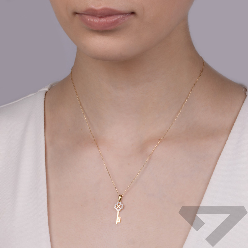 Zlatý přívěsek klíč se zirkony a nápisem Love ryzost 585