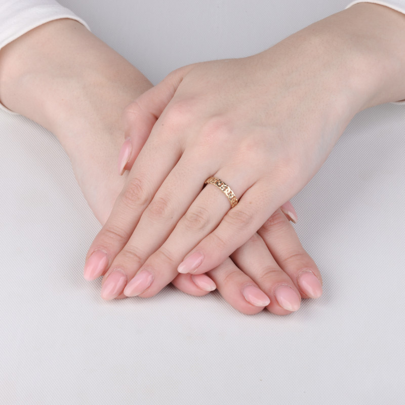 Zlatý prsten typu pancéř s polovičním vzorem