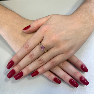 Zásnubní prsten s růžovým topazem a diamanty - iSezam.cz