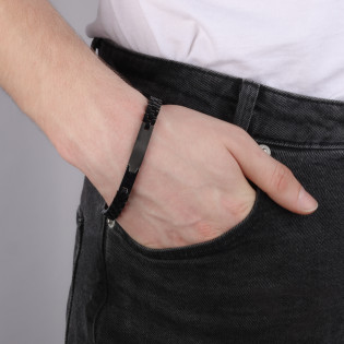 Pánský náramek z chirurgické oceli s černou destičkou | iSezam.cz