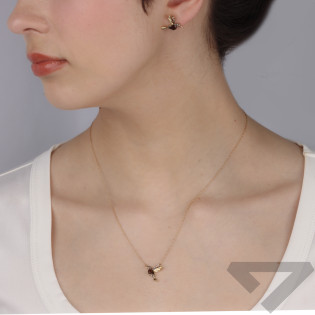 Zlaté náušnice kolibřík s křemenem a diamanty | iSezam.cz