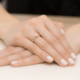 Zásnubní prsten solitaire s diamantem 585 - iSezam.cz