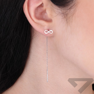 Objevte elegantní stříbrné visací náušnice s motivem nekonečna na řetízku Rolo. Symbol nadčasovosti a harmonie. Perfektní dárek 