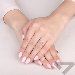 Zlatý zásnubní prsten Soliter bis s laboratorními diamanty 1,34 ct | iSezam.cz