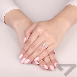 Zlatý prsten s diamanty 1,17 ct oválný brus | iSezam.cz