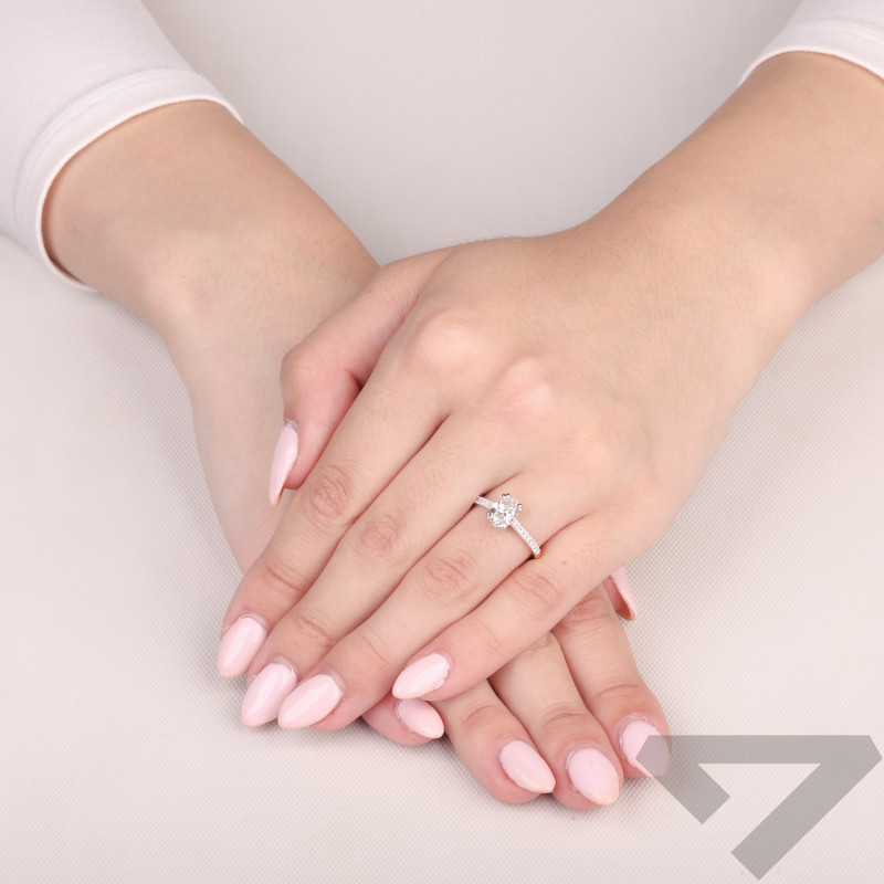 Zlatý prsten s diamanty 1,17 ct oválný brus | iSezam.cz