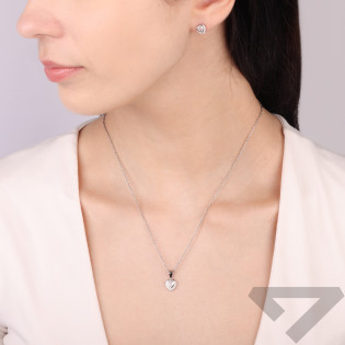 Stříbrný set náušnic a přívěsku se srdcem | iSezam.cz