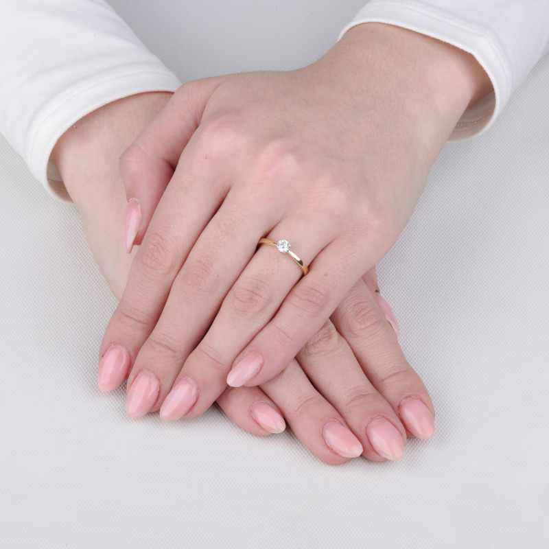 Zásnubní prsten s laboratorním diamantem 0,31 ct