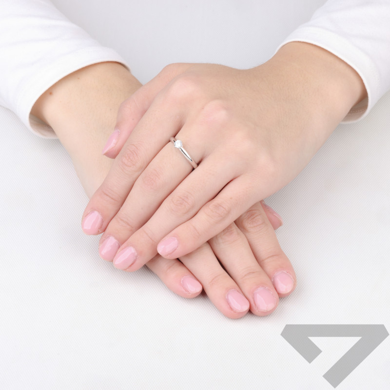 Stříbrný prsten s kubickou zirkonií 4 mm, ryzost 925