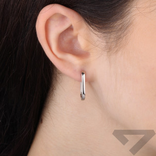 Objevte elegantní stříbrné kruhy o délce 19 mm s klipovým zapínáním. Ideální pro každodenní nošení i zvláštní příležitosti. Kval