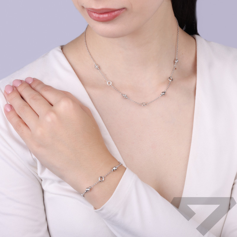 Náramek s diamantovanými kuličkami a kroužky rámeček, stříbro 925