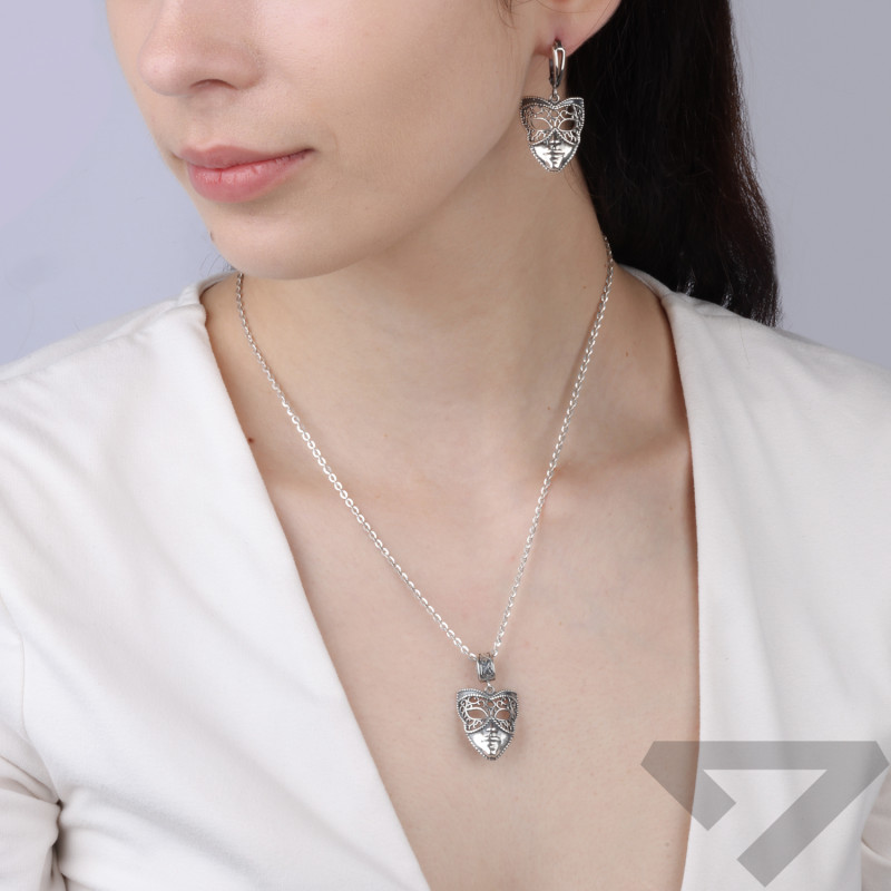 Stříbrný přívěsek s oxidací - Divadelní maska | iSezam.cz