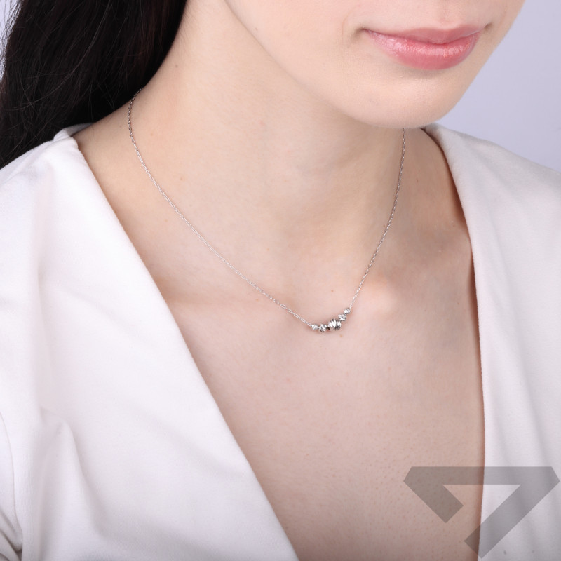 Stříbrný náhrdelník 925 s diamantovanými kuličkami