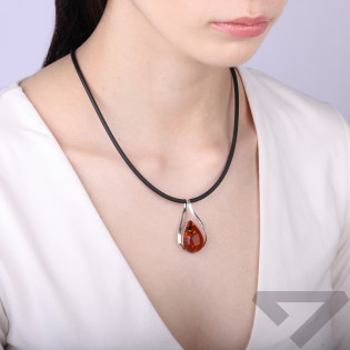 Jantárový přívěsek kapka v kapce | iSezam.cz