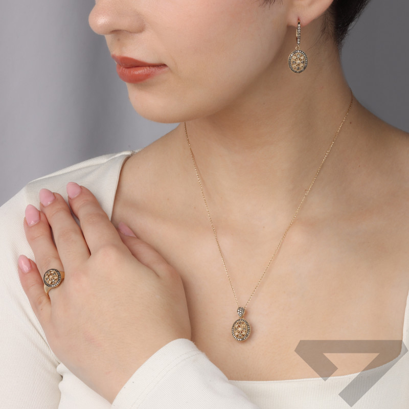 Zlatý prsten s šampaňskými diamanty ryzost 585 - iSezam.cz