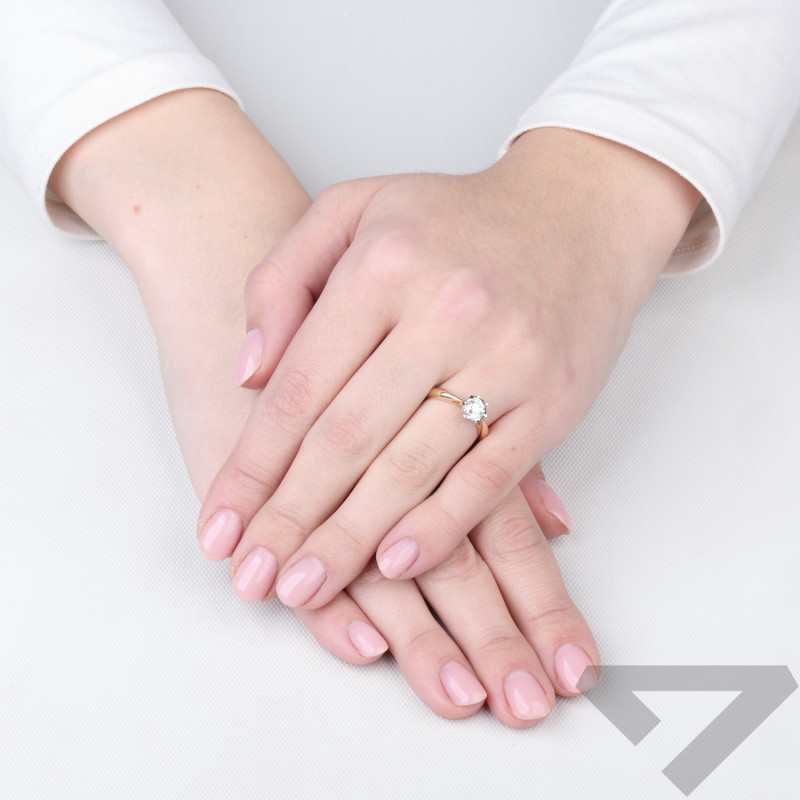 Zlatý prsten s diamantem 0,53ct | iSezam.cz