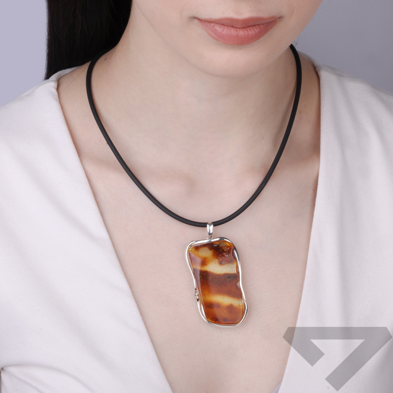 Přívěsek s mechovým medovým kamenem, stříbro ryzosti 925
