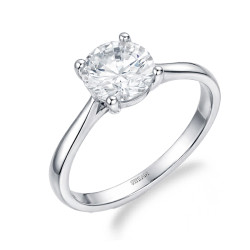 Objevte elegantní stříbrný prsten s kubickou zirkonií o průměru 8 mm. Klasický design, ryzost 925. Ideální dárek pro každou příl