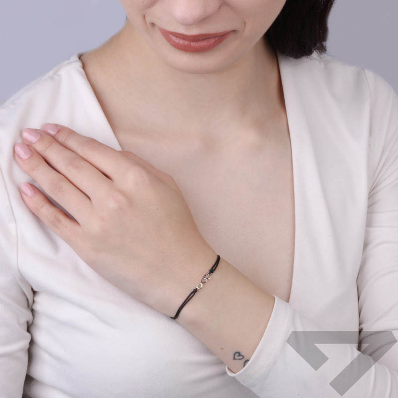 Černý náramek z provázku se srdcem a symbolem nekonečna ze stříbra 925