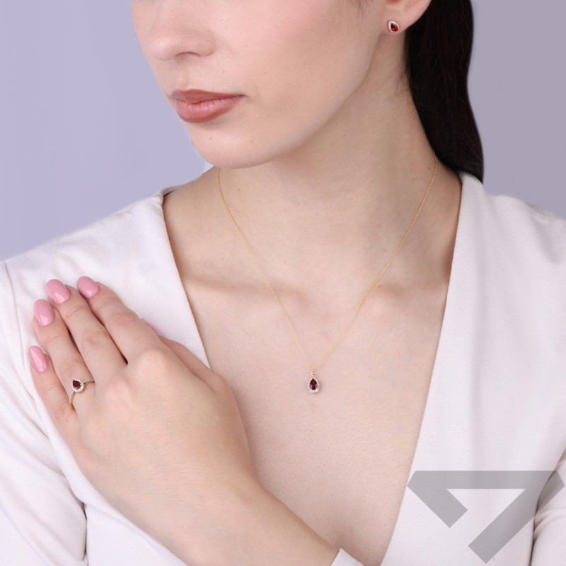 Zásnubní prsten Markýza kapka s granátem 0,44 ct a diamanty 0,16 ct, zlato 585