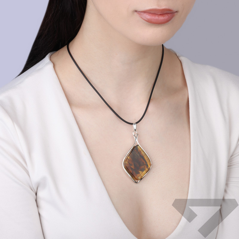 Stříbrný přívěsek 925 s medovým jantarem