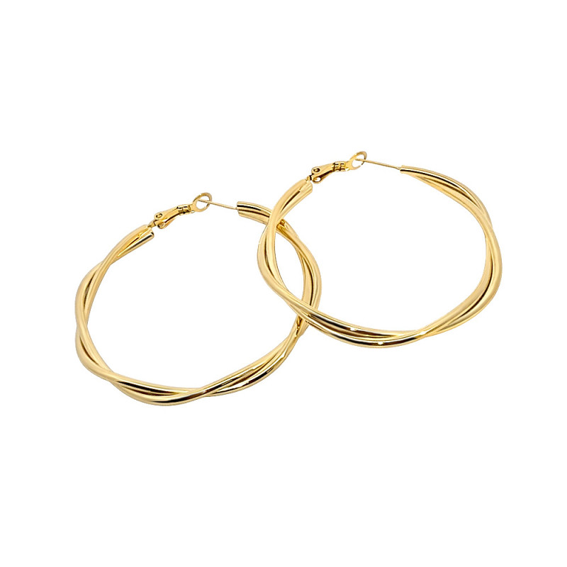 Objevte elegantní zlaté ocelové náušnice s propleteným designem kruhů (50 mm) od Jubiler Sezam. Moderní šperky pro každou ženu. 