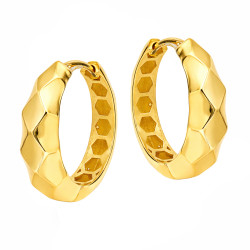 Objevte elegantní zlaté kroužkové náušnice 19 mm ze zlata ryzosti 585 s fazetovaným povrchem. Pohodlné nošení a moderní design. 