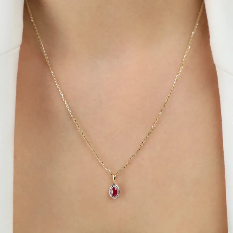 Přívěsek s rubínem 0,30 ct a diamanty 0,01 ct, zlato 585