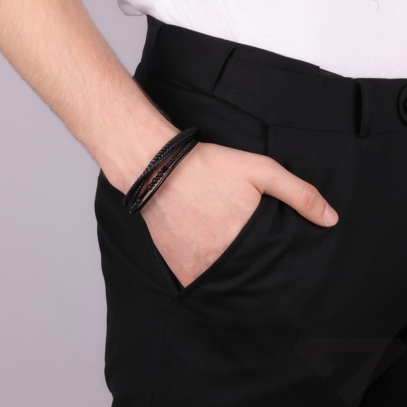 Kožený náramek z černé oceli s křížkem