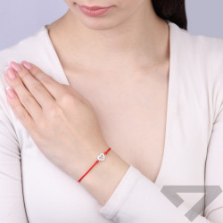 Náramek ze šňůrky v červené barvě se srdcem ze zirkonů, stříbro 925
